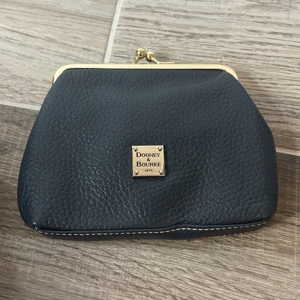 Dooney & Bourke NEW Dark Gray Logo Lock Shoulder Bag in perfect condition